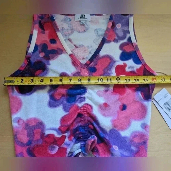 NWT JUICY COUTURE Camisole (Small) and Short (Large) Floral 70' Pattern Towel - Picture 13 of 14